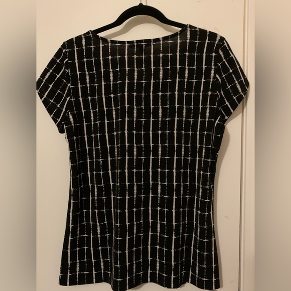 Adrienne Vittadini Short Tulip Sleeve Tee With Neck Tucks size M - Picture 2 of 8